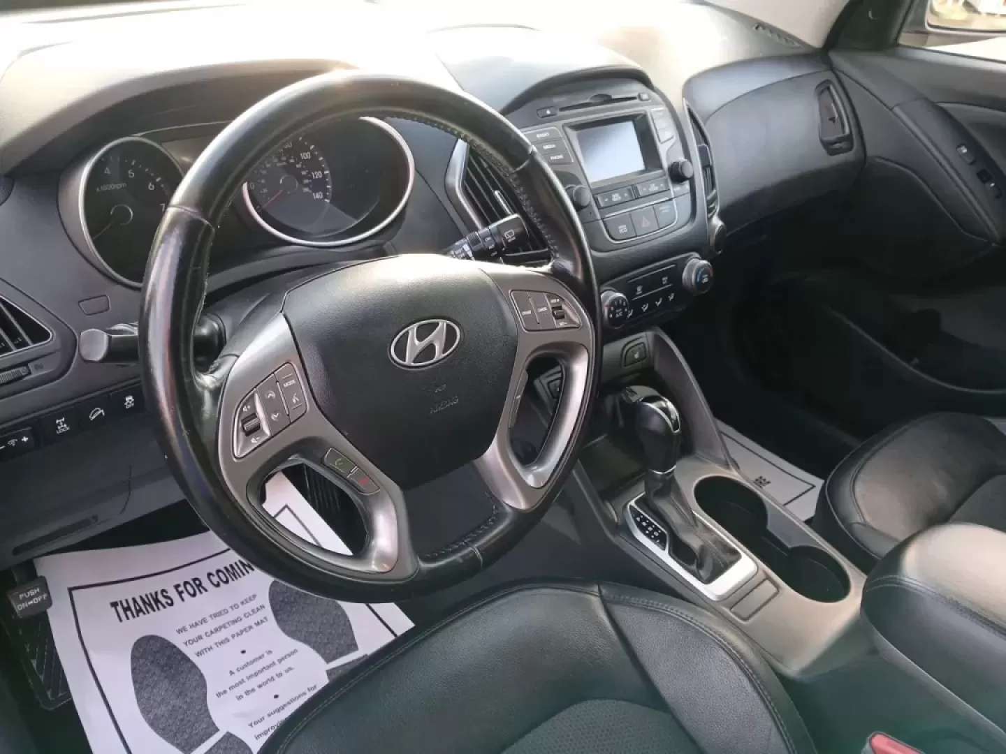 2014 Hyundai Tucson GLS AWD (KM8JUCAG3EU) with an 2.4L L4 DOHC 16V engine, 6-Speed Automatic transmission, located at 1184 Kauffman Ave, Fairborn, OH, 45324, (937) 908-9800, 39.807072, -84.030914 - **Explore the Great Outdoors with the 2014 Hyundai Tucson GLS AWD! Perfect for Weekend Adventures!**<br /> <br /> If you're ready to embrace life's adventures, the 2014 Hyundai Tucson GLS AWD is the SUV you need. Whether you're planning a weekend camping trip, daily commutes around Fairborn, or shut - Photo#9