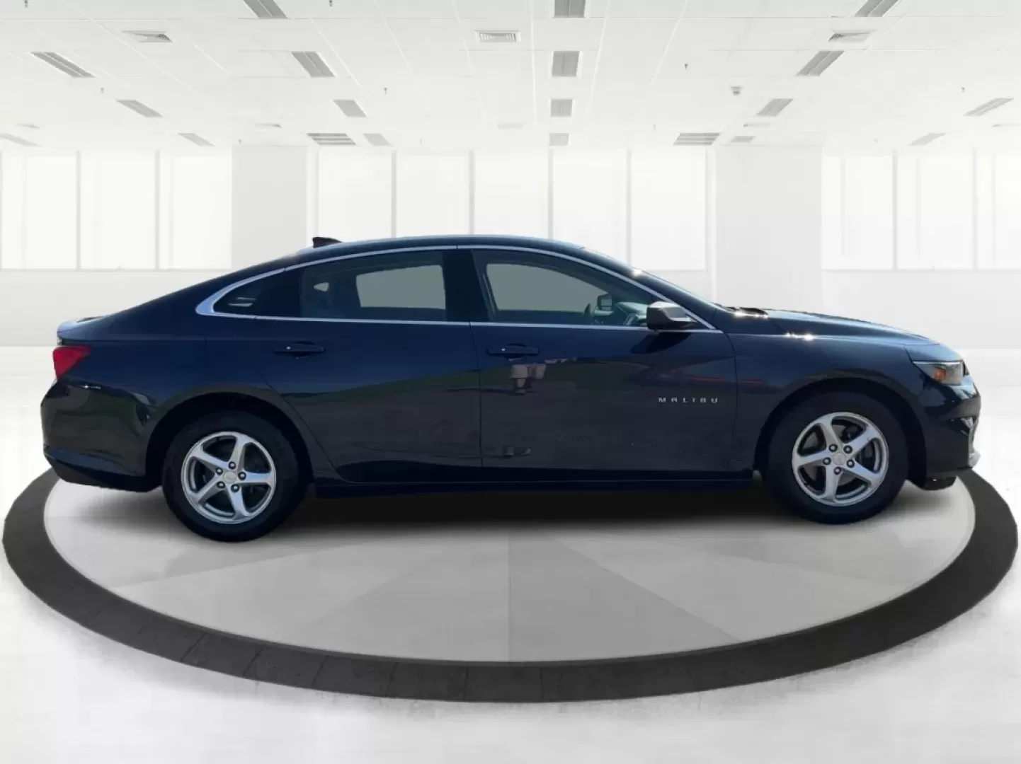 2018 Chevrolet Malibu 1LS (1G1ZB5ST0JF) with an ECOTEC 1.5L I-4 gasoline direct injection engine, located at 8750 N County Rd 25A, Piqua, OH, 45356, (937) 908-9800, 40.164391, -84.232513 - **Experience Unmatched Comfort and Style with the 2018 Chevrolet Malibu at Advantage Car and Credit in Fairborn, OH!**<br /> <br /> Are you in the market for a dependable sedan that effortlessly balances style, comfort, and cutting-edge technology? Look no further than the stunning 2018 Chevrolet Ma - Photo#1