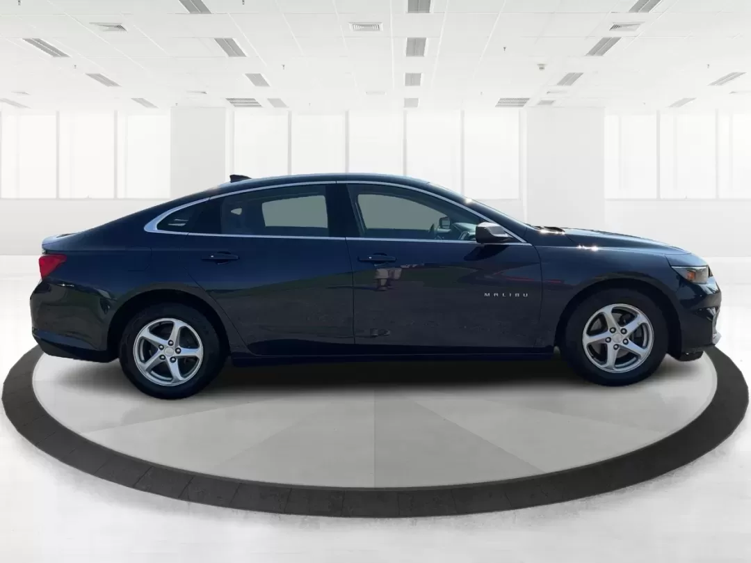 2018 Chevrolet Malibu 1LS (1G1ZB5ST0JF) with an ECOTEC 1.5L I-4 gasoline direct injection engine, located at 8750 N County Rd 25A, Piqua, OH, 45356, (937) 908-9800, 40.164391, -84.232513 - **Experience Unmatched Comfort and Style with the 2018 Chevrolet Malibu at Advantage Car and Credit in Fairborn, OH!**<br /> <br /> Are you in the market for a dependable sedan that effortlessly balances style, comfort, and cutting-edge technology? Look no further than the stunning 2018 Chevrolet Ma - Photo#1