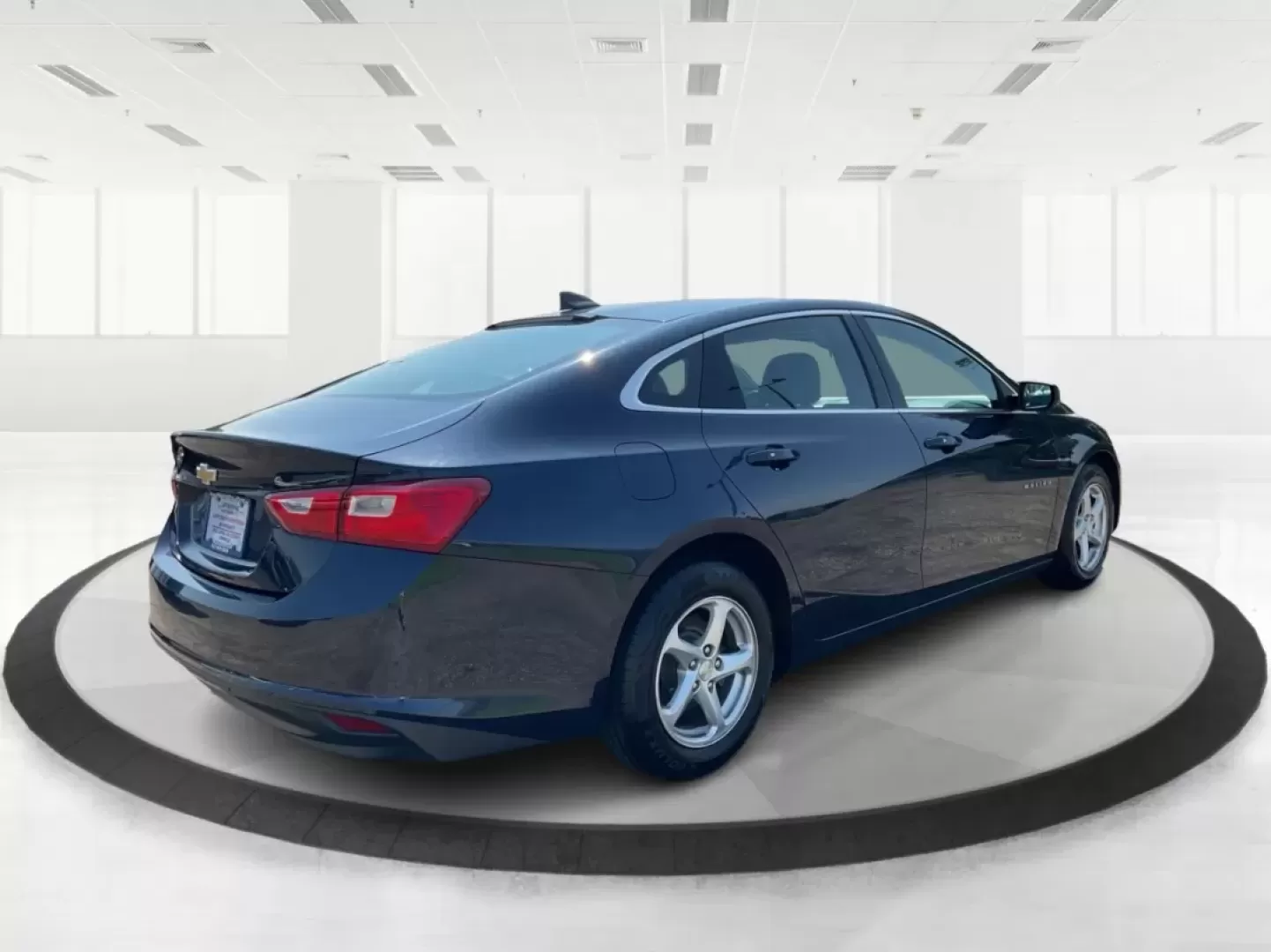 2018 Chevrolet Malibu 1LS (1G1ZB5ST0JF) with an ECOTEC 1.5L I-4 gasoline direct injection engine, located at 8750 N County Rd 25A, Piqua, OH, 45356, (937) 908-9800, 40.164391, -84.232513 - **Experience Unmatched Comfort and Style with the 2018 Chevrolet Malibu at Advantage Car and Credit in Fairborn, OH!**<br /> <br /> Are you in the market for a dependable sedan that effortlessly balances style, comfort, and cutting-edge technology? Look no further than the stunning 2018 Chevrolet Ma - Photo#2