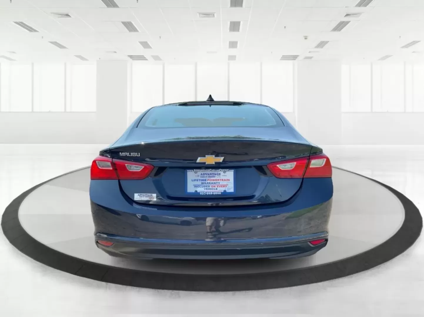 2018 Chevrolet Malibu 1LS (1G1ZB5ST0JF) with an ECOTEC 1.5L I-4 gasoline direct injection engine, located at 8750 N County Rd 25A, Piqua, OH, 45356, (937) 908-9800, 40.164391, -84.232513 - **Experience Unmatched Comfort and Style with the 2018 Chevrolet Malibu at Advantage Car and Credit in Fairborn, OH!**<br /> <br /> Are you in the market for a dependable sedan that effortlessly balances style, comfort, and cutting-edge technology? Look no further than the stunning 2018 Chevrolet Ma - Photo#3