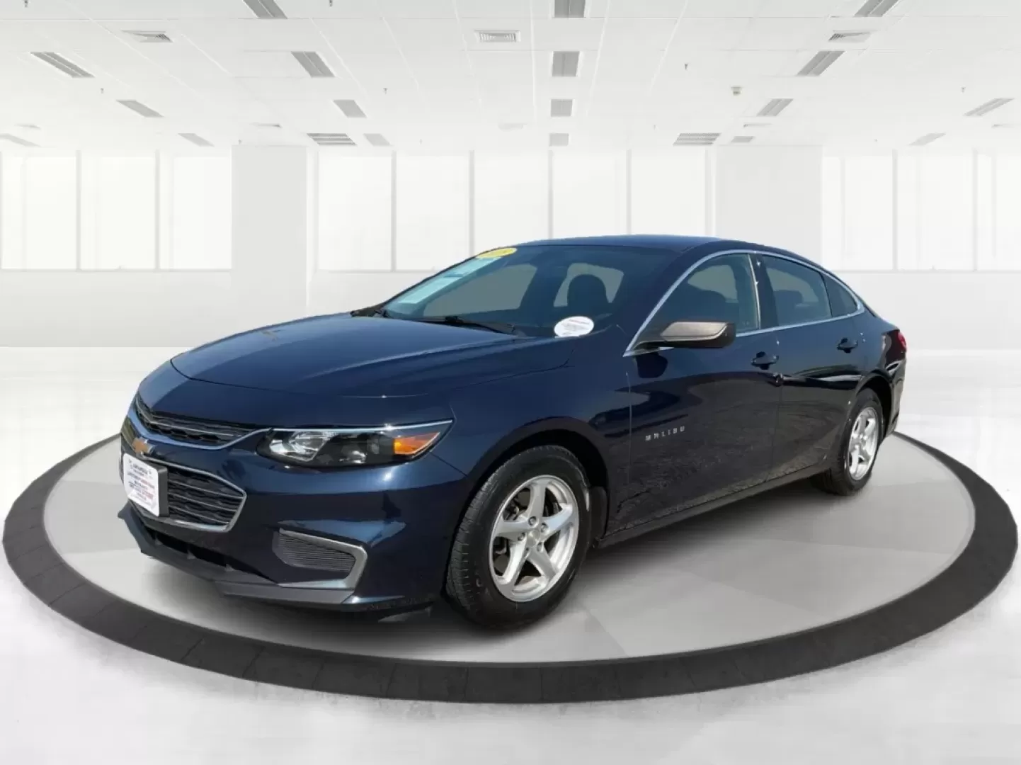 2018 Chevrolet Malibu 1LS (1G1ZB5ST0JF) with an ECOTEC 1.5L I-4 gasoline direct injection engine, located at 8750 N County Rd 25A, Piqua, OH, 45356, (937) 908-9800, 40.164391, -84.232513 - **Experience Unmatched Comfort and Style with the 2018 Chevrolet Malibu at Advantage Car and Credit in Fairborn, OH!**<br /> <br /> Are you in the market for a dependable sedan that effortlessly balances style, comfort, and cutting-edge technology? Look no further than the stunning 2018 Chevrolet Ma - Photo#8