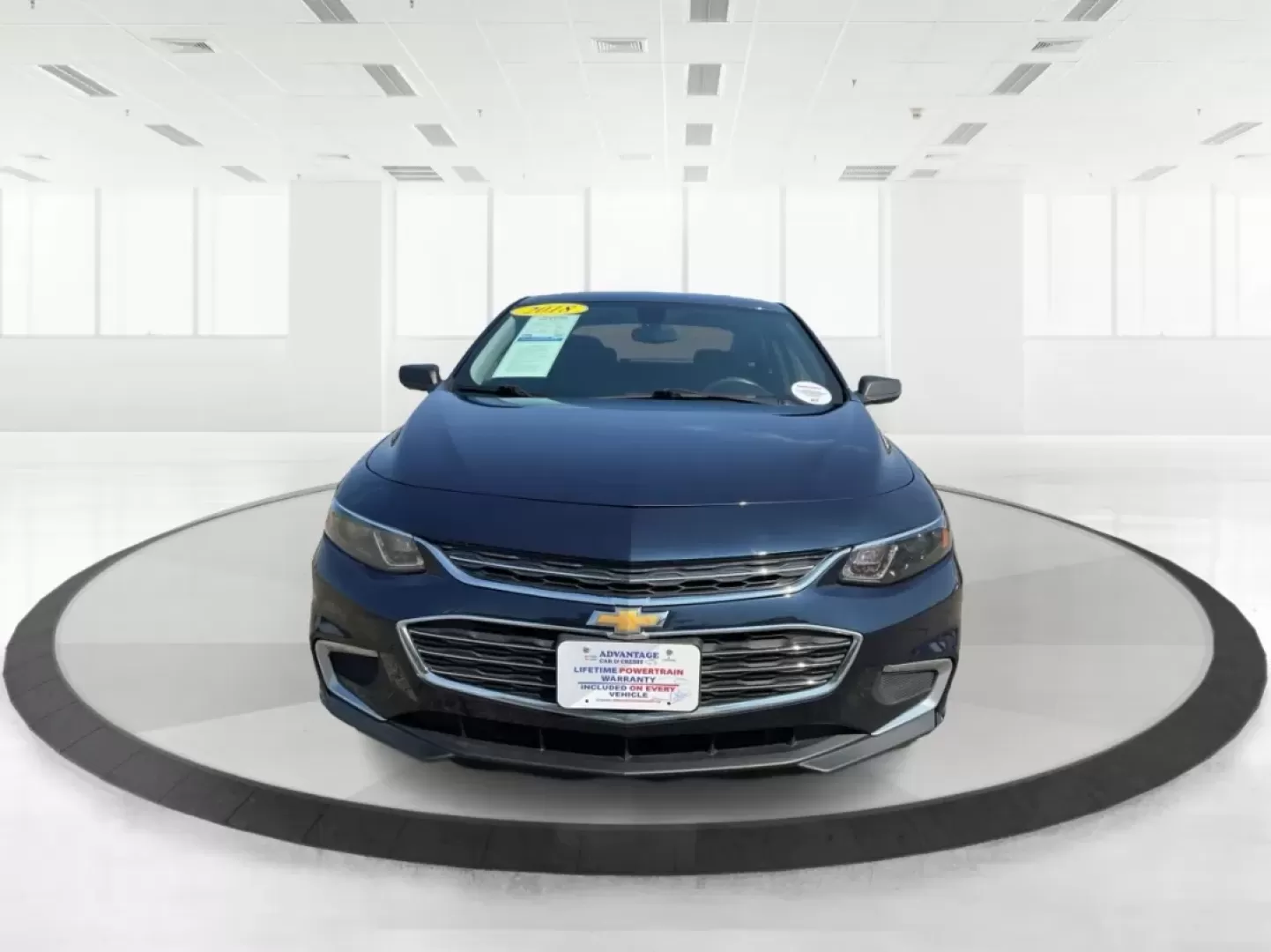 2018 Chevrolet Malibu 1LS (1G1ZB5ST0JF) with an ECOTEC 1.5L I-4 gasoline direct injection engine, located at 880 E. National Road, Vandalia, OH, 45377, (937) 908-9800, 39.891918, -84.183594 - **Experience Unmatched Comfort and Style with the 2018 Chevrolet Malibu at Advantage Car and Credit in Fairborn, OH!**<br /> <br /> Are you in the market for a dependable sedan that effortlessly balances style, comfort, and cutting-edge technology? Look no further than the stunning 2018 Chevrolet Ma - Photo#7