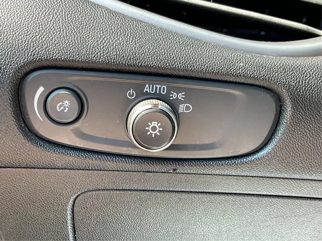 2018 Chevrolet Malibu 1LS (1G1ZB5ST0JF) with an ECOTEC 1.5L I-4 gasoline direct injection engine, located at 880 E. National Road, Vandalia, OH, 45377, (937) 908-9800, 39.891918, -84.183594 - **Experience Unmatched Comfort and Style with the 2018 Chevrolet Malibu at Advantage Car and Credit in Fairborn, OH!**<br /> <br /> Are you in the market for a dependable sedan that effortlessly balances style, comfort, and cutting-edge technology? Look no further than the stunning 2018 Chevrolet Ma - Photo#17