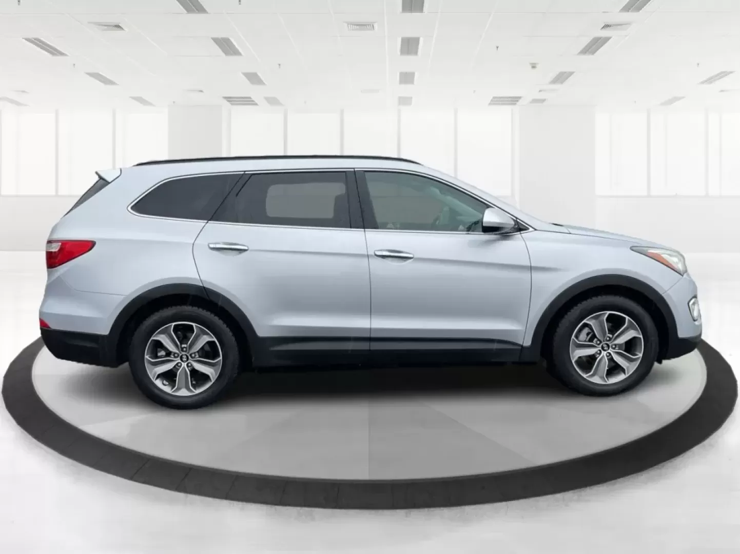 2014 Hyundai Santa Fe GLS (KM8SM4HF5EU) with an Lambda II 3.3L V-6 gasoline direct injection engine, located at 8750 N County Rd 25A, Piqua, OH, 45356, (937) 908-9800, 40.164391, -84.232513 - Looking for the perfect SUV to complement your busy lifestyle? Look no further than the 2014 Hyundai Santa Fe GLS, a vehicle designed for families, adventurers, and commuters alike. This reliable SUV, available at Advantage Car and Credit in Fairborn, OH, provides ample space, comfort, and modern fe - Photo#1