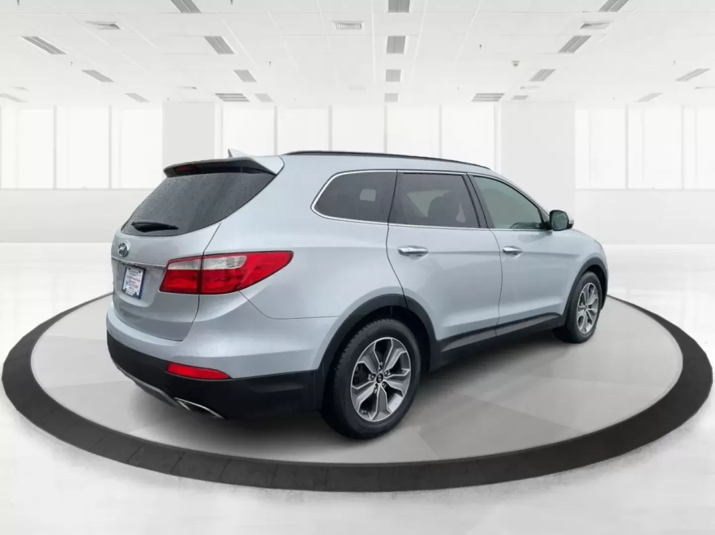 2014 Hyundai Santa Fe GLS (KM8SM4HF5EU) with an Lambda II 3.3L V-6 gasoline direct injection engine, located at 8750 N County Rd 25A, Piqua, OH, 45356, (937) 908-9800, 40.164391, -84.232513 - Looking for the perfect SUV to complement your busy lifestyle? Look no further than the 2014 Hyundai Santa Fe GLS, a vehicle designed for families, adventurers, and commuters alike. This reliable SUV, available at Advantage Car and Credit in Fairborn, OH, provides ample space, comfort, and modern fe - Photo#2