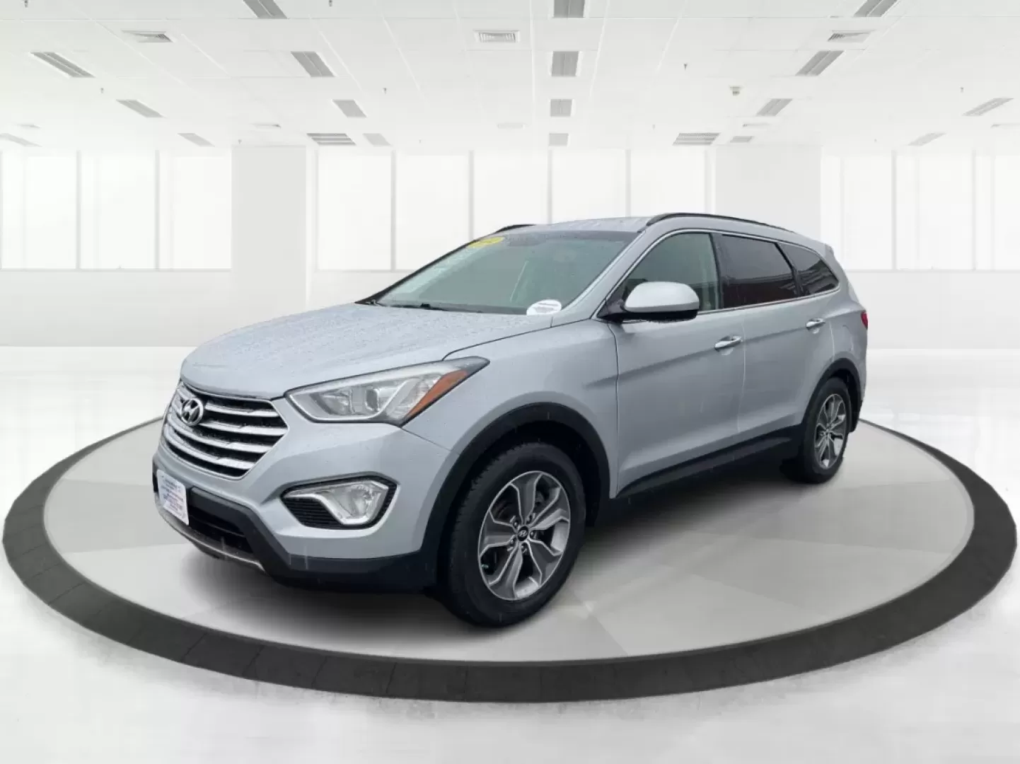 2014 Hyundai Santa Fe GLS (KM8SM4HF5EU) with an Lambda II 3.3L V-6 gasoline direct injection engine, located at 8750 N County Rd 25A, Piqua, OH, 45356, (937) 908-9800, 40.164391, -84.232513 - Looking for the perfect SUV to complement your busy lifestyle? Look no further than the 2014 Hyundai Santa Fe GLS, a vehicle designed for families, adventurers, and commuters alike. This reliable SUV, available at Advantage Car and Credit in Fairborn, OH, provides ample space, comfort, and modern fe - Photo#8