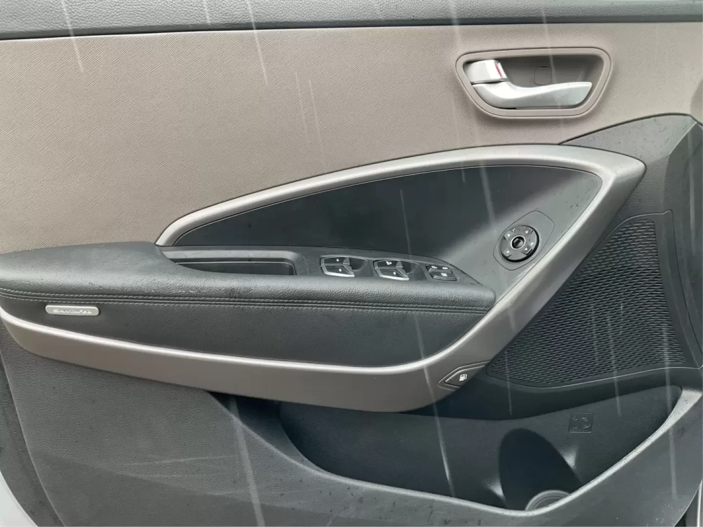 2014 Hyundai Santa Fe GLS (KM8SM4HF5EU) with an Lambda II 3.3L V-6 gasoline direct injection engine, located at 8750 N County Rd 25A, Piqua, OH, 45356, (937) 908-9800, 40.164391, -84.232513 - Looking for the perfect SUV to complement your busy lifestyle? Look no further than the 2014 Hyundai Santa Fe GLS, a vehicle designed for families, adventurers, and commuters alike. This reliable SUV, available at Advantage Car and Credit in Fairborn, OH, provides ample space, comfort, and modern fe - Photo#18