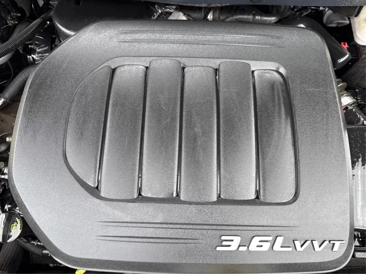 2018 Dodge Journey SXT AWD (3C4PDDBG9JT) with an Pentastar 3.6L V-6 DOHC engine, located at 1230 East Main St, Xenia, OH, 45385, (937) 908-9800, 39.688026, -83.910172 - Experience the thrill of adventure and family outings in this stunning **2018 Dodge Journey SXT AWD**, now available at **Advantage Car and Credit**, located at **1184 Kauffman Ave, Fairborn, OH 45324**. Whether you're commuting to work or heading out for a weekend getaway, this versatile SUV is des - Photo#11