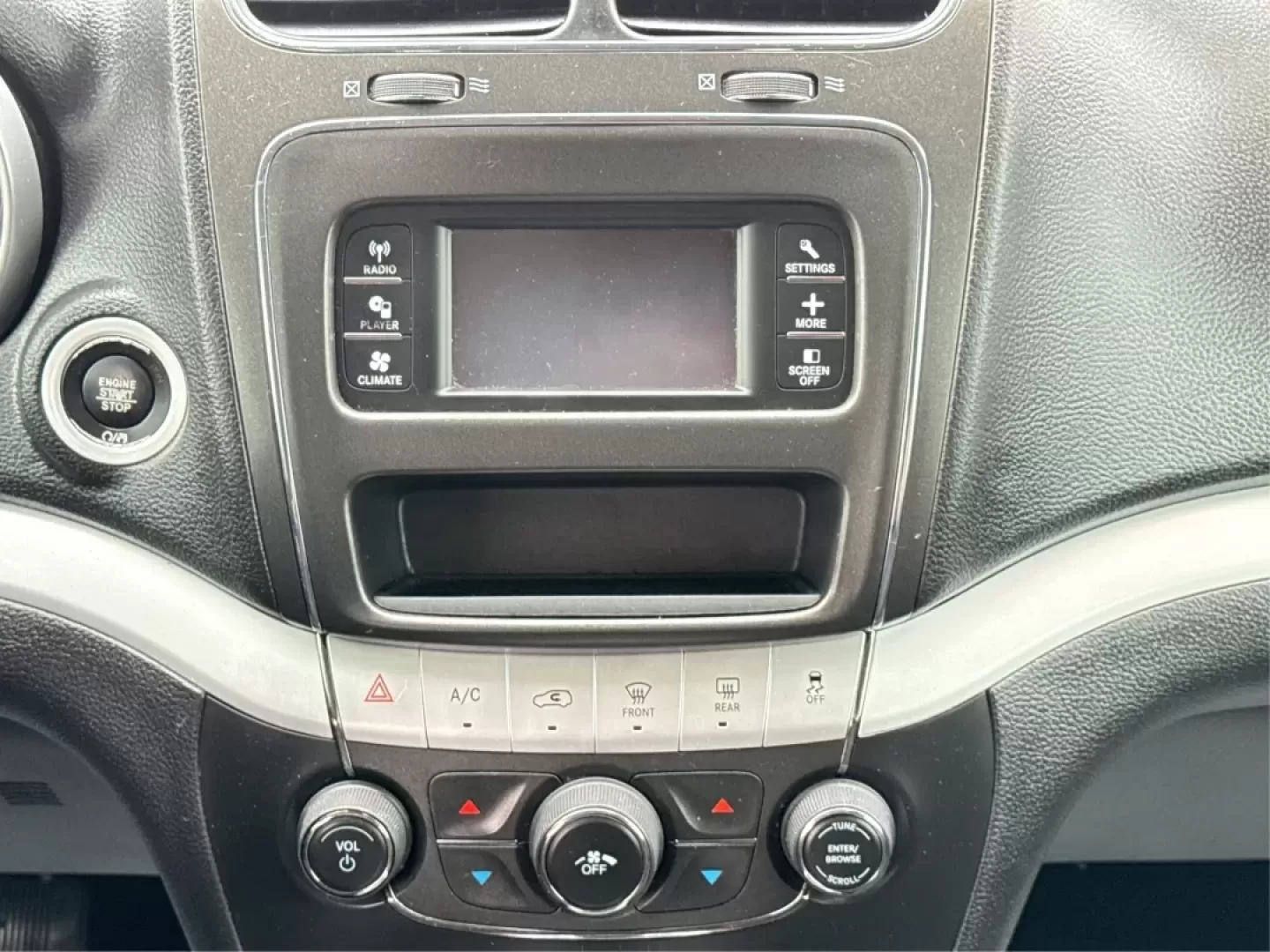 2018 Dodge Journey SXT AWD (3C4PDDBG9JT) with an Pentastar 3.6L V-6 DOHC engine, located at 1230 East Main St, Xenia, OH, 45385, (937) 908-9800, 39.688026, -83.910172 - Experience the thrill of adventure and family outings in this stunning **2018 Dodge Journey SXT AWD**, now available at **Advantage Car and Credit**, located at **1184 Kauffman Ave, Fairborn, OH 45324**. Whether you're commuting to work or heading out for a weekend getaway, this versatile SUV is des - Photo#13