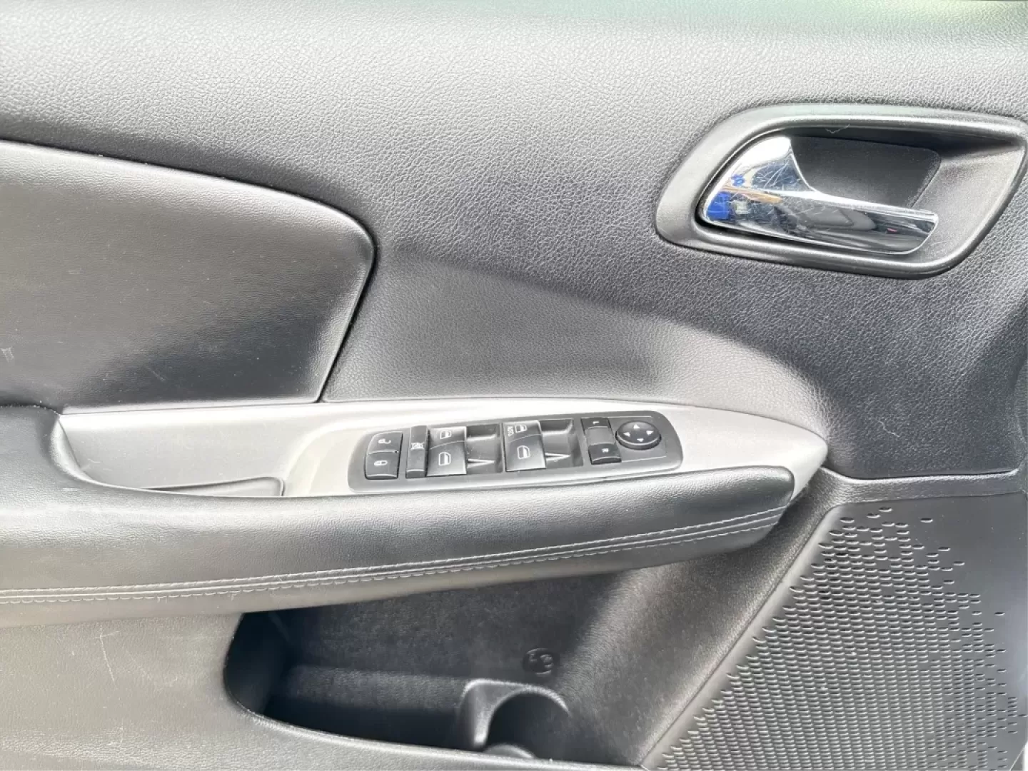 2018 Dodge Journey SXT AWD (3C4PDDBG9JT) with an Pentastar 3.6L V-6 DOHC engine, located at 1230 East Main St, Xenia, OH, 45385, (937) 908-9800, 39.688026, -83.910172 - Experience the thrill of adventure and family outings in this stunning **2018 Dodge Journey SXT AWD**, now available at **Advantage Car and Credit**, located at **1184 Kauffman Ave, Fairborn, OH 45324**. Whether you're commuting to work or heading out for a weekend getaway, this versatile SUV is des - Photo#19