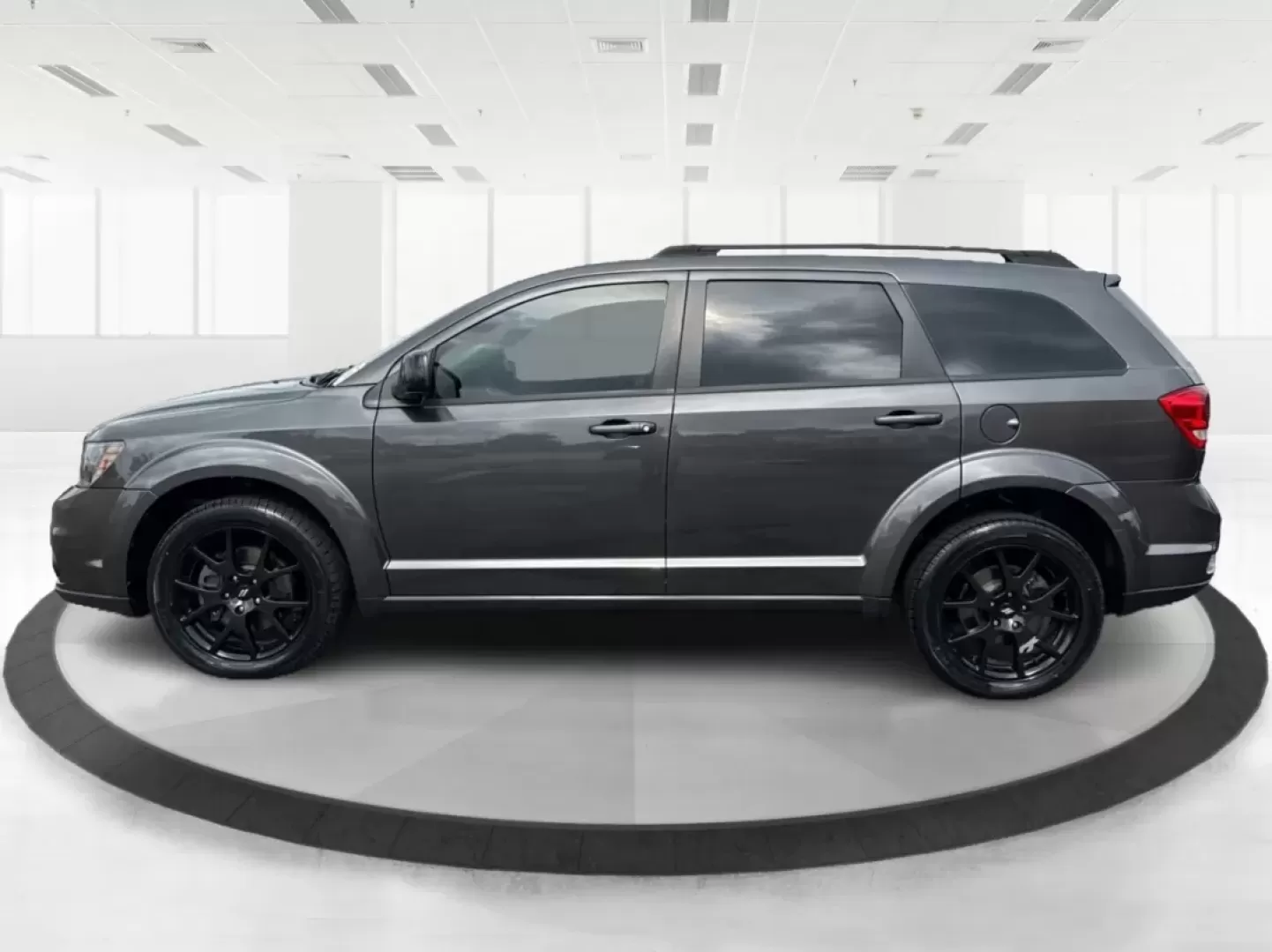 2018 Dodge Journey SXT AWD (3C4PDDBG9JT) with an Pentastar 3.6L V-6 DOHC engine, located at 8750 N County Rd 25A, Piqua, OH, 45356, (937) 908-9800, 40.164391, -84.232513 - Experience the thrill of adventure and family outings in this stunning **2018 Dodge Journey SXT AWD**, now available at **Advantage Car and Credit**, located at **1184 Kauffman Ave, Fairborn, OH 45324**. Whether you're commuting to work or heading out for a weekend getaway, this versatile SUV is des - Photo#5