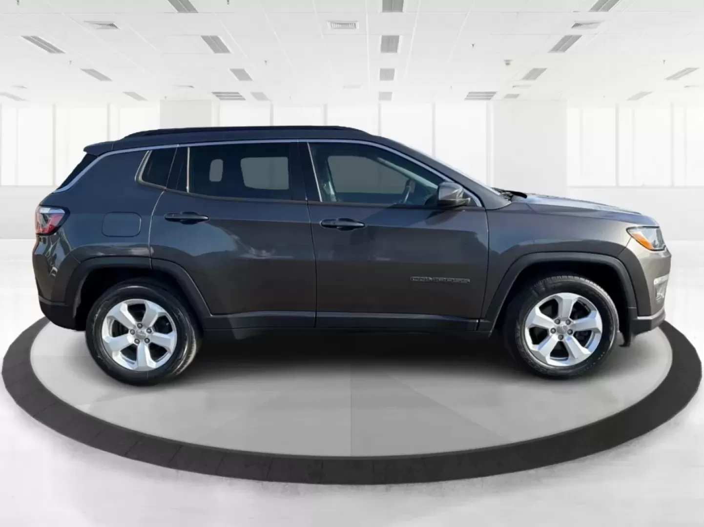 2018 Jeep Compass Latitude FWD (3C4NJCBB1JT) with an 2.4L I-4 variable valve control engine, Automatic transmission, located at 1951 S Dayton Lakeview Rd., New Carlisle, OH, 45344, (937) 908-9800, 39.890999, -84.050255 - **Adventure Awaits with This 2018 Jeep Compass Latitude FWD!**<br /> <br /> Transform your everyday travels into unforgettable adventures with the 2018 Jeep Compass Latitude FWD. This SUV is not just a mode of transportation; it's your ticket to exploration, whether it's cruising through the scenic - Photo#1