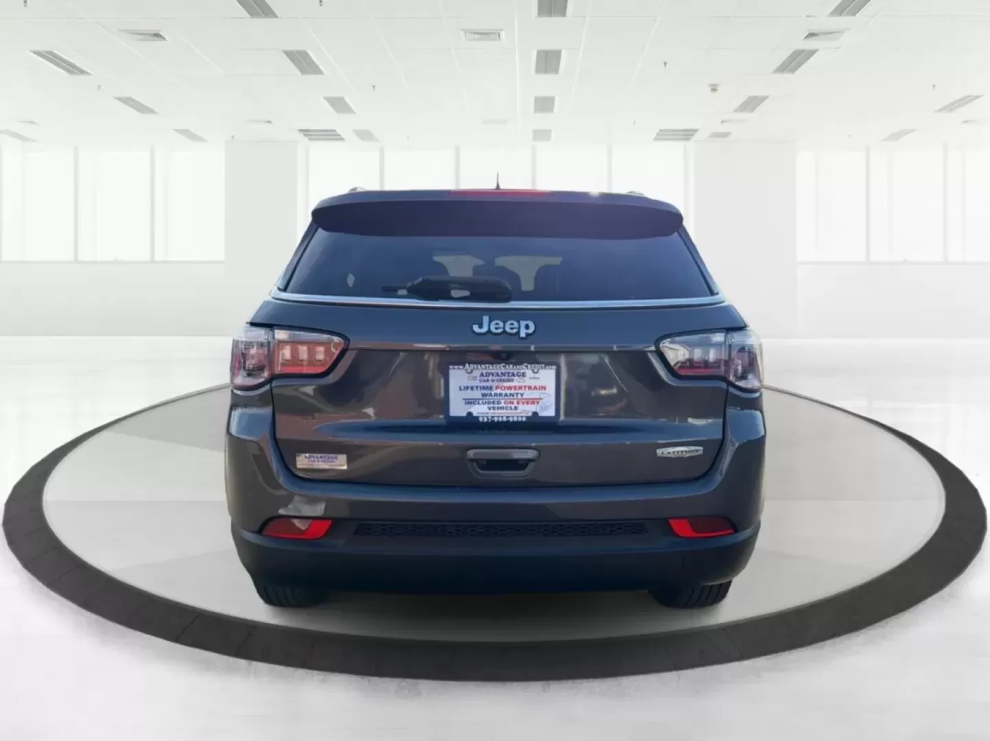 2018 Jeep Compass Latitude FWD (3C4NJCBB1JT) with an 2.4L I-4 variable valve control engine, Automatic transmission, located at 1951 S Dayton Lakeview Rd., New Carlisle, OH, 45344, (937) 908-9800, 39.890999, -84.050255 - **Adventure Awaits with This 2018 Jeep Compass Latitude FWD!**<br /> <br /> Transform your everyday travels into unforgettable adventures with the 2018 Jeep Compass Latitude FWD. This SUV is not just a mode of transportation; it's your ticket to exploration, whether it's cruising through the scenic - Photo#3