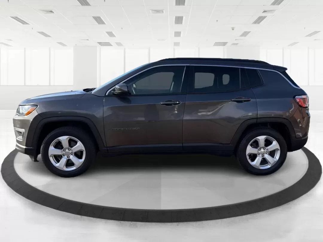 2018 Jeep Compass Latitude FWD (3C4NJCBB1JT) with an 2.4L I-4 variable valve control engine, located at 1951 S Dayton Lakeview Rd., New Carlisle, OH, 45344, (937) 908-9800, 39.890999, -84.050255 - **Adventure Awaits with This 2018 Jeep Compass Latitude FWD!**<br /> <br /> Transform your everyday travels into unforgettable adventures with the 2018 Jeep Compass Latitude FWD. This SUV is not just a mode of transportation; it's your ticket to exploration, whether it's cruising through the scenic - Photo#5