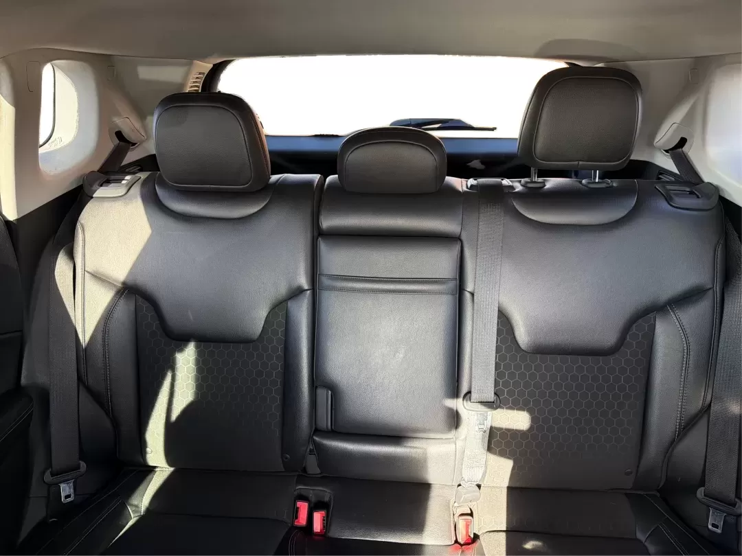 2018 Jeep Compass Latitude FWD (3C4NJCBB1JT) with an 2.4L I-4 variable valve control engine, located at 1951 S Dayton Lakeview Rd., New Carlisle, OH, 45344, (937) 908-9800, 39.890999, -84.050255 - **Adventure Awaits with This 2018 Jeep Compass Latitude FWD!**<br /> <br /> Transform your everyday travels into unforgettable adventures with the 2018 Jeep Compass Latitude FWD. This SUV is not just a mode of transportation; it's your ticket to exploration, whether it's cruising through the scenic - Photo#14