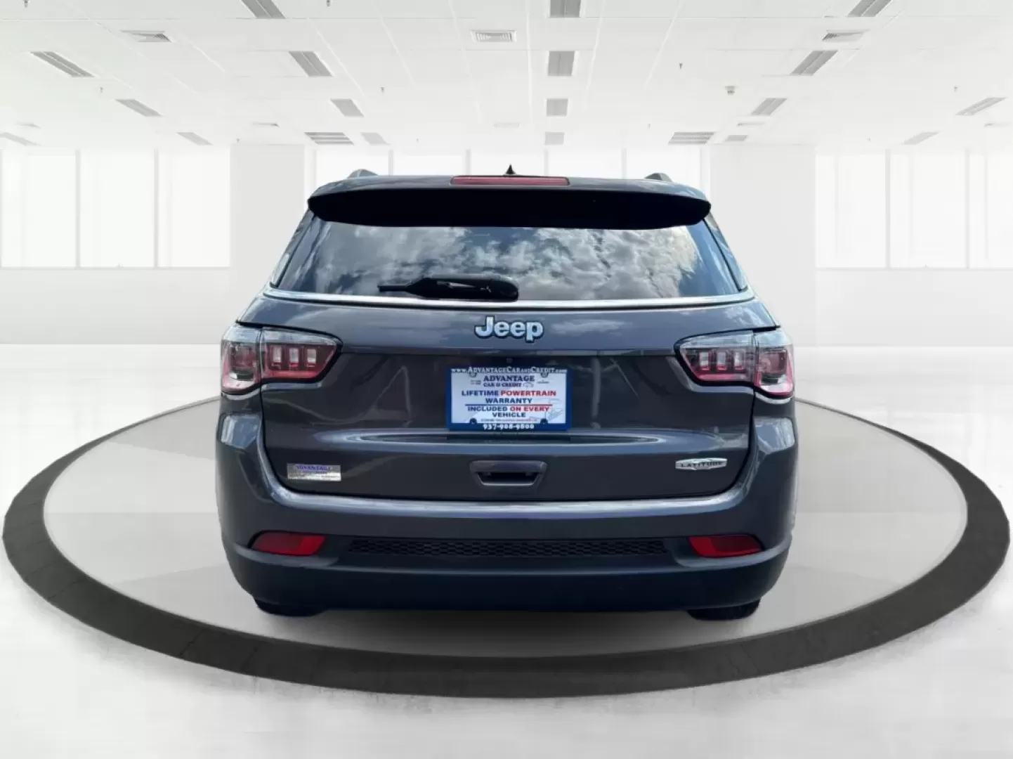 2018 Jeep Compass Latitude FWD (3C4NJCBB1JT) with an 2.4L I-4 variable valve control engine, located at 8750 N County Rd 25A, Piqua, OH, 45356, (937) 908-9800, 40.164391, -84.232513 - **Adventure Awaits with This 2018 Jeep Compass Latitude FWD!**<br /> <br /> Transform your everyday travels into unforgettable adventures with the 2018 Jeep Compass Latitude FWD. This SUV is not just a mode of transportation; it's your ticket to exploration, whether it's cruising through the scenic - Photo#3