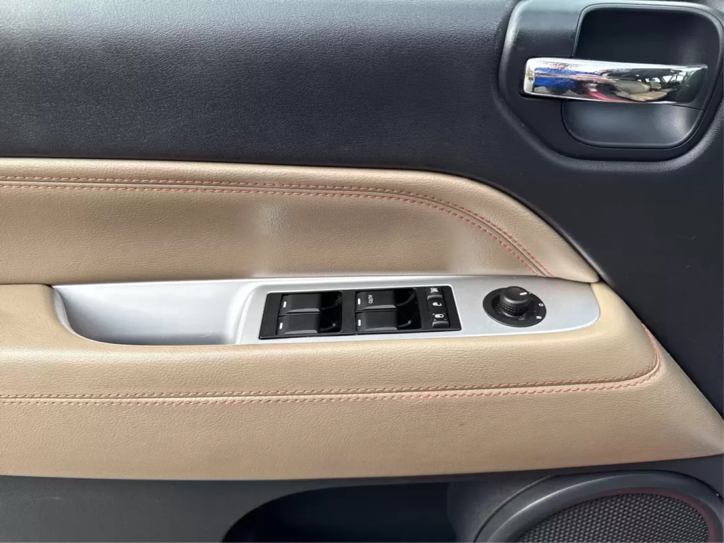 2014 Jeep Compass Latitude (1C4NJDEBXED) with an 2.4L I-4 DOHC engine, Continuously Variable Transmission transmission, located at 1230 East Main St, Xenia, OH, 45385, (937) 908-9800, 39.688026, -83.910172 - **Discover Your Adventure with the 2014 Jeep Compass Latitude Perfect for Family Road Trips or Daily Commutes!**<br /> <br /> Are you ready to elevate your driving experience? The 2014 Jeep Compass Latitude is not just a vehicle; it's a lifestyle. Whether you're navigating busy city streets in Fair - Photo#19