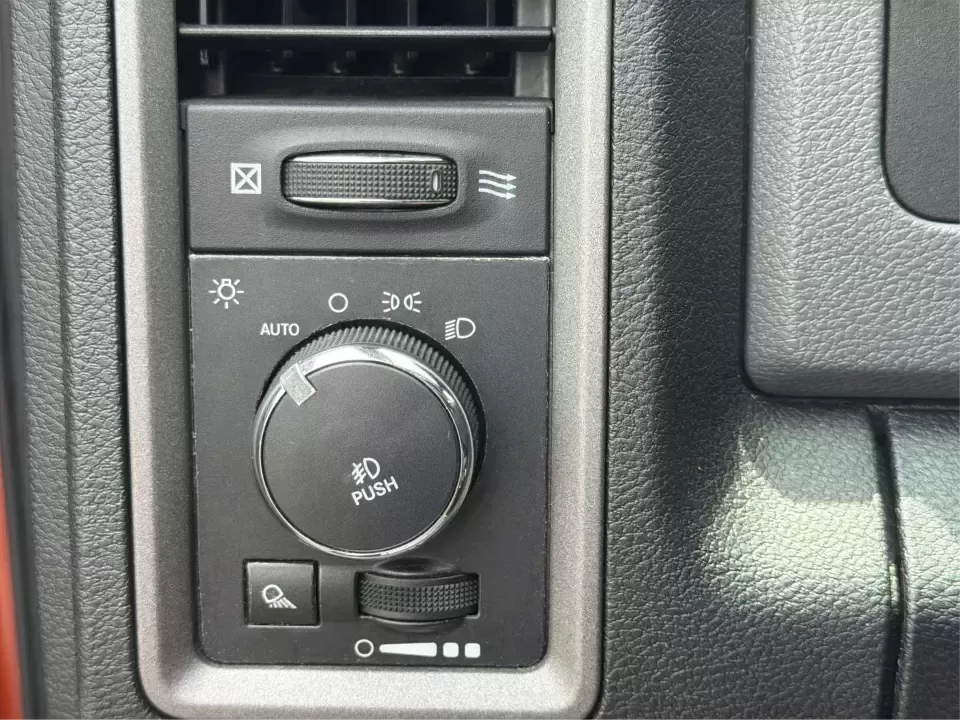 2013 Ram 1500 Tradesman Crew Cab SWB 4WD (1C6RR7KT8DS) with an 5.7L V8 OHV 16V engine, 6-Speed Automatic transmission, located at 1230 East Main St, Xenia, OH, 45385, (937) 908-9800, 39.688026, -83.910172 - Weekend projects, family road trips, and workweek commutes all get easier when you've got a full-size truck that's ready for whatever the day brings. This 2013 Ram 1500 Tradesman Crew Cab SWB 4WD in Copperhead Pearlcoat is the kind of do-it-all pickup that fits life in Xenia-whether you're hauling s- Photo#17