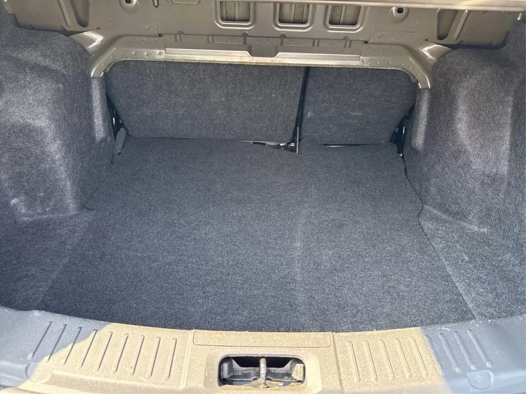 2015 Ford Fiesta SE (3FADP4BJ4FM) with an EcoBoost 1L I-3 gasoline direct injection engine, located at 1230 East Main St, Xenia, OH, 45385, (937) 908-9800, 39.688026, -83.910172 - **Discover Adventure and Style with the 2015 Ford Fiesta SE at Advantage Car and Credit in Fairborn, OH!**<br /> <br /> Are you ready to elevate your daily commute or weekend adventures? The 2015 Ford Fiesta SE is the ideal sedan for budget-conscious buyers seeking a reliable and stylish companion. - Photo#12