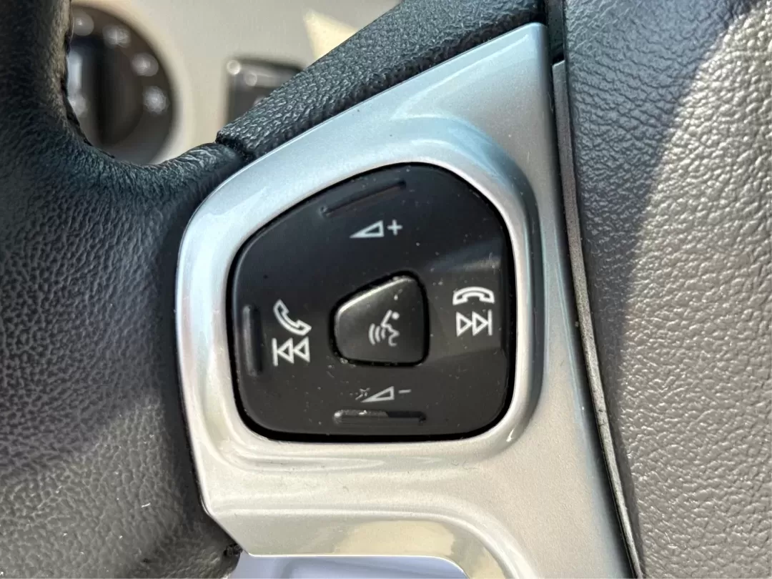 2015 Ford Fiesta SE (3FADP4BJ4FM) with an EcoBoost 1L I-3 gasoline direct injection engine, located at 1230 East Main St, Xenia, OH, 45385, (937) 908-9800, 39.688026, -83.910172 - **Discover Adventure and Style with the 2015 Ford Fiesta SE at Advantage Car and Credit in Fairborn, OH!**<br /> <br /> Are you ready to elevate your daily commute or weekend adventures? The 2015 Ford Fiesta SE is the ideal sedan for budget-conscious buyers seeking a reliable and stylish companion. - Photo#16