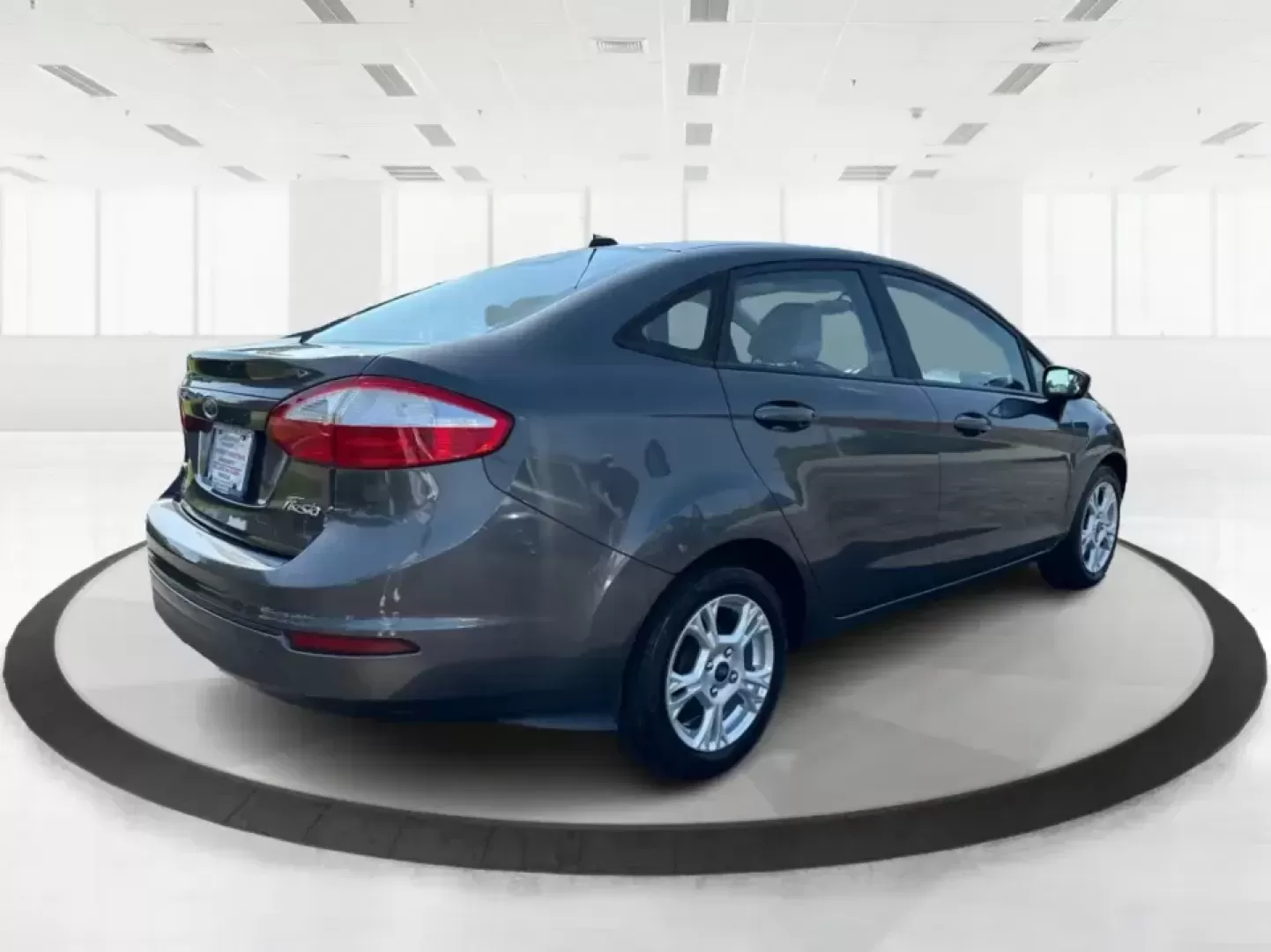 2015 Ford Fiesta SE (3FADP4BJ4FM) with an EcoBoost 1L I-3 gasoline direct injection engine, Automatic transmission, located at 8750 N County Rd 25A, Piqua, OH, 45356, (937) 908-9800, 40.164391, -84.232513 - **Discover Adventure and Style with the 2015 Ford Fiesta SE at Advantage Car and Credit in Fairborn, OH!**<br /> <br /> Are you ready to elevate your daily commute or weekend adventures? The 2015 Ford Fiesta SE is the ideal sedan for budget-conscious buyers seeking a reliable and stylish companion. - Photo#2