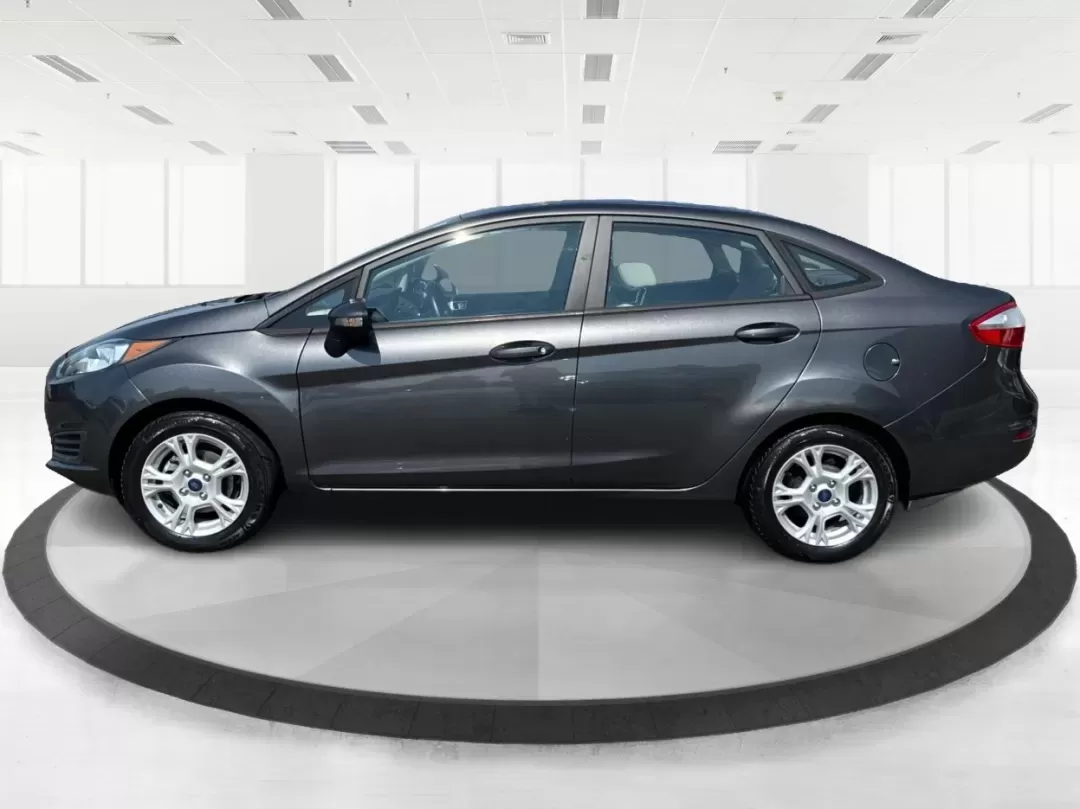 2015 Ford Fiesta SE (3FADP4BJ4FM) with an EcoBoost 1L I-3 gasoline direct injection engine, located at 8750 N County Rd 25A, Piqua, OH, 45356, (937) 908-9800, 40.164391, -84.232513 - **Discover Adventure and Style with the 2015 Ford Fiesta SE at Advantage Car and Credit in Fairborn, OH!**<br /> <br /> Are you ready to elevate your daily commute or weekend adventures? The 2015 Ford Fiesta SE is the ideal sedan for budget-conscious buyers seeking a reliable and stylish companion. - Photo#5
