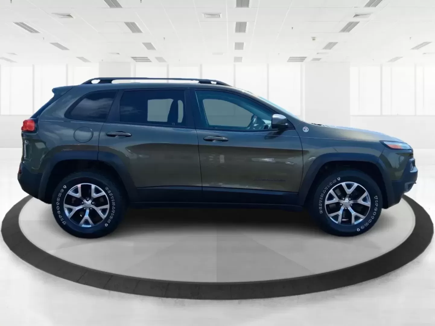 2015 Jeep Cherokee Trailhawk (1C4PJMBS8FW) with an Other engine, located at 8750 N County Rd 25A, Piqua, OH, 45356, (937) 908-9800, 40.164391, -84.232513 - 2015 Jeep Cherokee Trailhawk - Photo#1