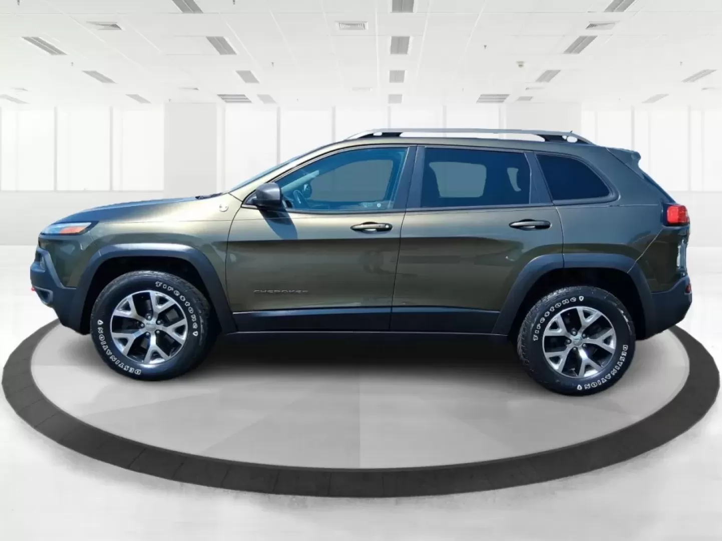 2015 Jeep Cherokee Trailhawk (1C4PJMBS8FW) with an Other engine, located at 8750 N County Rd 25A, Piqua, OH, 45356, (937) 908-9800, 40.164391, -84.232513 - 2015 Jeep Cherokee Trailhawk - Photo#5