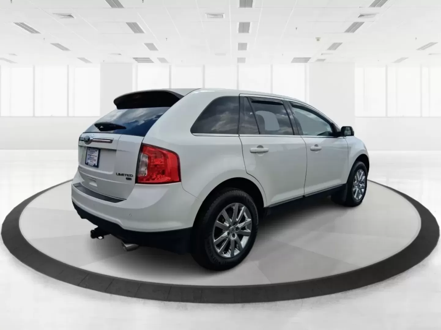 2014 Ford Edge Limited (2FMDK4KC9EB) with an 3.5L V-6 DOHC engine, located at 401 Woodman Dr, Riverside, OH, 45431, (937) 908-9800, 39.760899, -84.123421 - **Elevate Your Family Adventures with the 2014 Ford Edge Limited!**<br /> <br /> Are you ready to transform your daily commutes and weekend adventures? The 2014 Ford Edge Limited is the perfect SUV for families and those who love hitting the open road. With its spacious design, robust performance, a - Photo#2