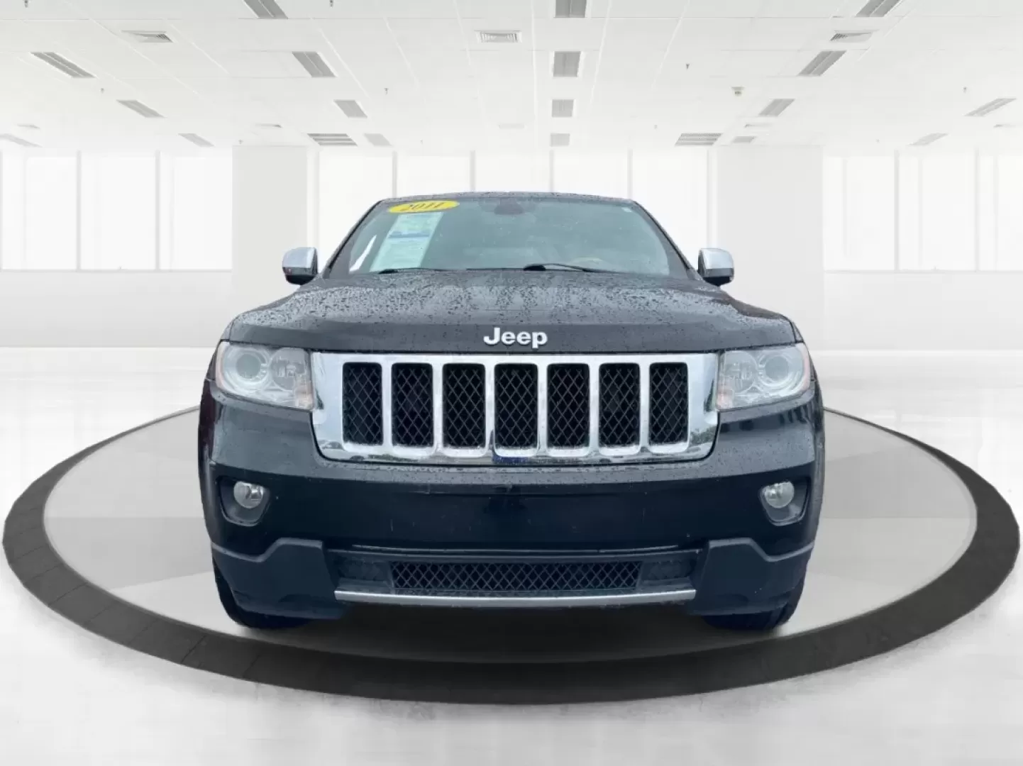 2011 Jeep Grand Cherokee Overland (1J4RR6GT7BC) with an Other engine, located at 1184 Kauffman Ave, Fairborn, OH, 45324, (937) 908-9800, 39.807072, -84.030914 - Discover Your Next Adventure with the 2011 Jeep Grand Cherokee Overland<br /> <br /> Unleash your adventurous spirit with the 2011 Jeep Grand Cherokee Overland, available now at Advantage Car and Credit in Fairborn, OH. This rugged yet refined SUV is perfect for those who thrive on weekend escapes, - Photo#7