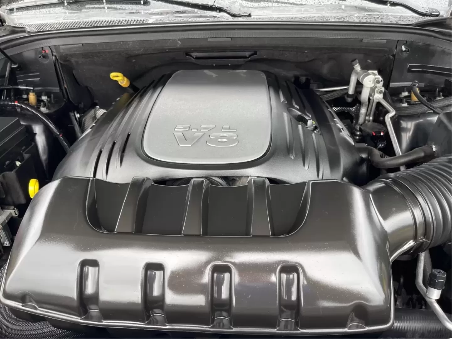 2011 Jeep Grand Cherokee Overland (1J4RR6GT7BC) with an Other engine, located at 1184 Kauffman Ave, Fairborn, OH, 45324, (937) 908-9800, 39.807072, -84.030914 - Discover Your Next Adventure with the 2011 Jeep Grand Cherokee Overland<br /> <br /> Unleash your adventurous spirit with the 2011 Jeep Grand Cherokee Overland, available now at Advantage Car and Credit in Fairborn, OH. This rugged yet refined SUV is perfect for those who thrive on weekend escapes, - Photo#11