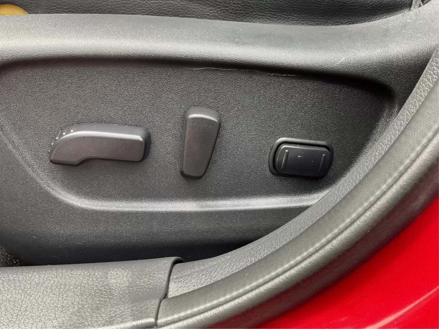 2014 Nissan Rogue SL (5N1AT2MV9EC) with an 2.5L I-4 DOHC engine, located at 1184 Kauffman Ave, Fairborn, OH, 45324, (937) 908-9800, 39.807072, -84.030914 - **Unleash Adventure with This 2014 Nissan Rogue SL Ideal for Your Active Lifestyle!**<br /> <br /> Are you ready to elevate your family adventures or weekend getaways? The 2014 Nissan Rogue SL is the perfect companion for anyone looking to blend functionality with style. With a spacious interior an - Photo#17