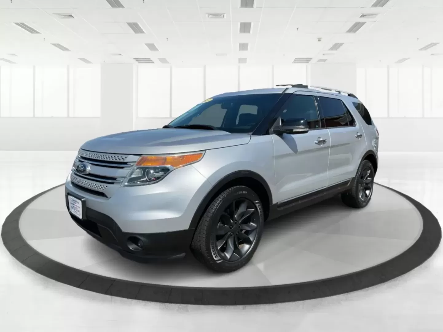 2015 Ford Explorer XLT (1FM5K8D85FG) with an 3.5L V-6 DOHC engine, located at 8750 N County Rd 25A, Piqua, OH, 45356, (937) 908-9800, 40.164391, -84.232513 - **Explore the Open Road with the 2015 Ford Explorer XLT!** <br /> <br /> Are you ready to elevate your family adventures and weekend road trips? Look no further than this stunning 2015 Ford Explorer XLT, available now at Advantage Car and Credit in Fairborn, OH. With its robust capabilities and spac - Photo#8