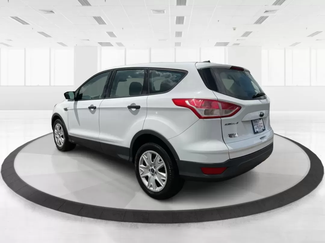 2015 Ford Escape S (1FMCU0F71FU) with an Duratec 2.5L I-4 DOHC engine, located at 1951 S Dayton Lakeview Rd., New Carlisle, OH, 45344, (937) 908-9800, 39.890999, -84.050255 - **Adventure Awaits with the 2015 Ford Escape! Perfect for Family Outings and Daily Commutes!**<br /> <br /> Are you looking for a versatile vehicle that seamlessly fits into your active lifestyle? The 2015 Ford Escape is the ideal SUV for growing families, weekend adventurers, or anyone who needs a - Photo#4