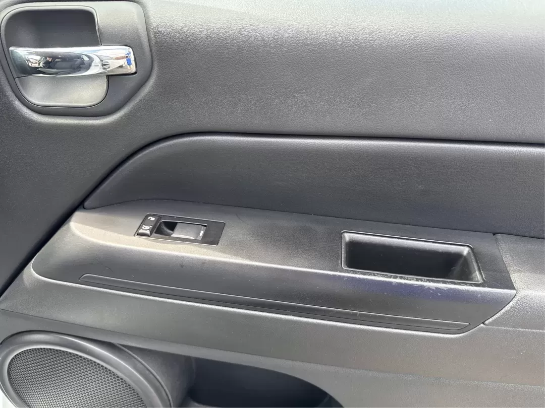 2014 Jeep Compass Sport (1C4NJDBB4ED) with an 2.4L I-4 DOHC engine, located at 1230 East Main St, Xenia, OH, 45385, (937) 908-9800, 39.688026, -83.910172 - **Experience Adventure with the 2014 Jeep Compass Sport at Advantage Car and Credit Xenia!** <br /> <br /> Are you ready to embrace the open road with a vehicle that combines comfort, capability, and style? The 2014 Jeep Compass Sport, available at Advantage Car and Credit in Xenia, Ohio, is the pe - Photo#20