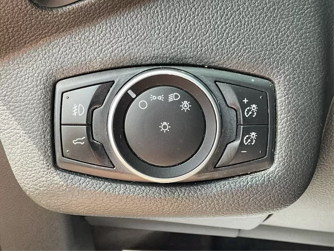 2017 Ford Escape SE (1FMCU0GD7HU) with an Other engine, located at 1951 S Dayton Lakeview Rd., New Carlisle, OH, 45344, (937) 908-9800, 39.890999, -84.050255 - **Experience Life on the Move with the 2017 Ford Escape SE at Advantage Car and Credit - Troy!**<br /> <br /> Are you ready to elevate your lifestyle with a versatile SUV that's perfect for family outings and weekend adventures? Look no further than the 2017 Ford Escape SE, available at Advantage Ca - Photo#17