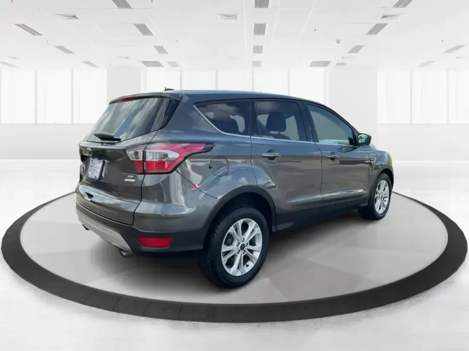 2017 Ford Escape SE (1FMCU0GD7HU) with an 1.5L L4 DOHC 16V engine, 6A transmission, located at 1184 Kauffman Ave, Fairborn, OH, 45324, (937) 908-9800, 39.807072, -84.030914 - **Experience Life on the Move with the 2017 Ford Escape SE at Advantage Car and Credit - Troy!**<br /> <br /> Are you ready to elevate your lifestyle with a versatile SUV that's perfect for family outings and weekend adventures? Look no further than the 2017 Ford Escape SE, available at Advantage Ca - Photo#2