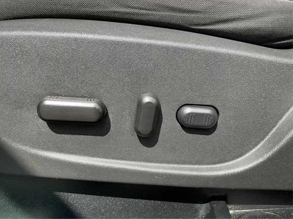 2017 Ford Escape SE (1FMCU0GD7HU) with an 1.5L L4 DOHC 16V engine, 6A transmission, located at 1184 Kauffman Ave, Fairborn, OH, 45324, (937) 908-9800, 39.807072, -84.030914 - **Experience Life on the Move with the 2017 Ford Escape SE at Advantage Car and Credit - Troy!**<br /> <br /> Are you ready to elevate your lifestyle with a versatile SUV that's perfect for family outings and weekend adventures? Look no further than the 2017 Ford Escape SE, available at Advantage Ca - Photo#18