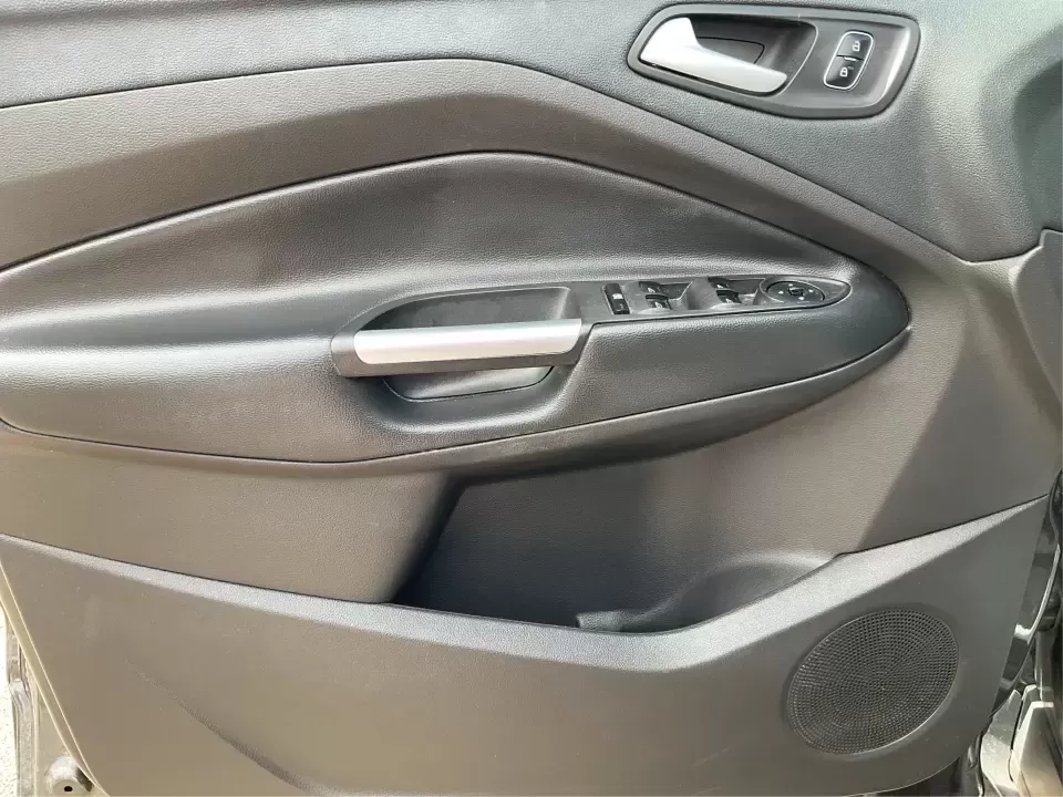 2017 Ford Escape SE (1FMCU0GD7HU) with an 1.5L L4 DOHC 16V engine, 6A transmission, located at 1184 Kauffman Ave, Fairborn, OH, 45324, (937) 908-9800, 39.807072, -84.030914 - **Experience Life on the Move with the 2017 Ford Escape SE at Advantage Car and Credit - Troy!**<br /> <br /> Are you ready to elevate your lifestyle with a versatile SUV that's perfect for family outings and weekend adventures? Look no further than the 2017 Ford Escape SE, available at Advantage Ca - Photo#19