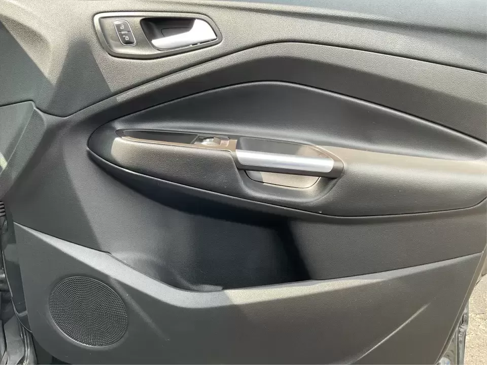 2017 Ford Escape SE (1FMCU0GD7HU) with an 1.5L L4 DOHC 16V engine, 6A transmission, located at 1184 Kauffman Ave, Fairborn, OH, 45324, (937) 908-9800, 39.807072, -84.030914 - **Experience Life on the Move with the 2017 Ford Escape SE at Advantage Car and Credit - Troy!**<br /> <br /> Are you ready to elevate your lifestyle with a versatile SUV that's perfect for family outings and weekend adventures? Look no further than the 2017 Ford Escape SE, available at Advantage Ca - Photo#20