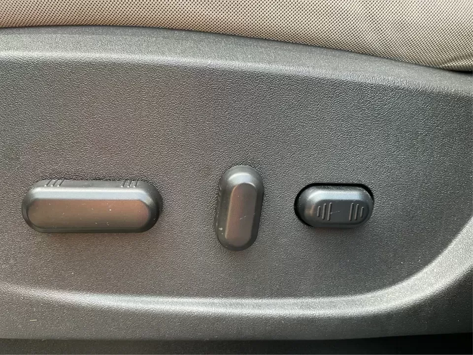 2017 Ford Escape SE (1FMCU9GD7HU) with an 1.5L L4 DOHC 16V engine, 6A transmission, located at 4508 South Dixie Dr, Moraine, OH, 45439, (937) 908-9800, 39.689976, -84.218452 - **Adventure Awaits With This 2017 Ford Escape SE! Perfect for Your Next Journey!**<br /> <br /> Are you ready to elevate your weekend getaways or daily commutes? The 2017 Ford Escape SE is the ideal SUV for those who crave versatility without sacrificing style. With a spacious interior, advanced saf - Photo#18