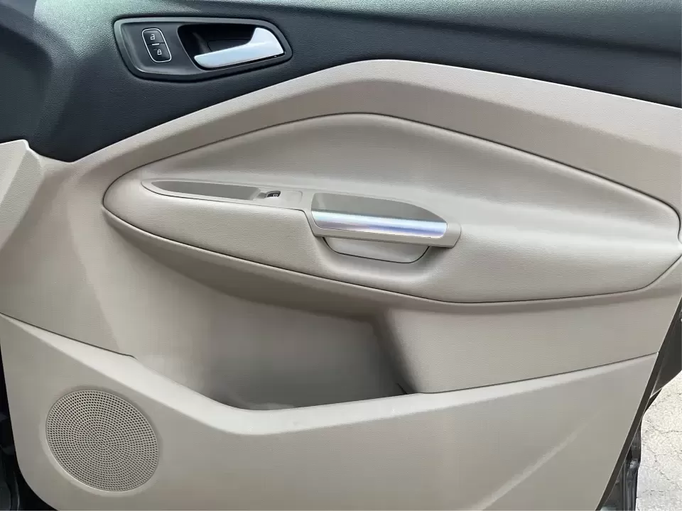 2017 Ford Escape SE (1FMCU9GD7HU) with an 1.5L L4 DOHC 16V engine, 6A transmission, located at 4508 South Dixie Dr, Moraine, OH, 45439, (937) 908-9800, 39.689976, -84.218452 - **Adventure Awaits With This 2017 Ford Escape SE! Perfect for Your Next Journey!**<br /> <br /> Are you ready to elevate your weekend getaways or daily commutes? The 2017 Ford Escape SE is the ideal SUV for those who crave versatility without sacrificing style. With a spacious interior, advanced saf - Photo#20