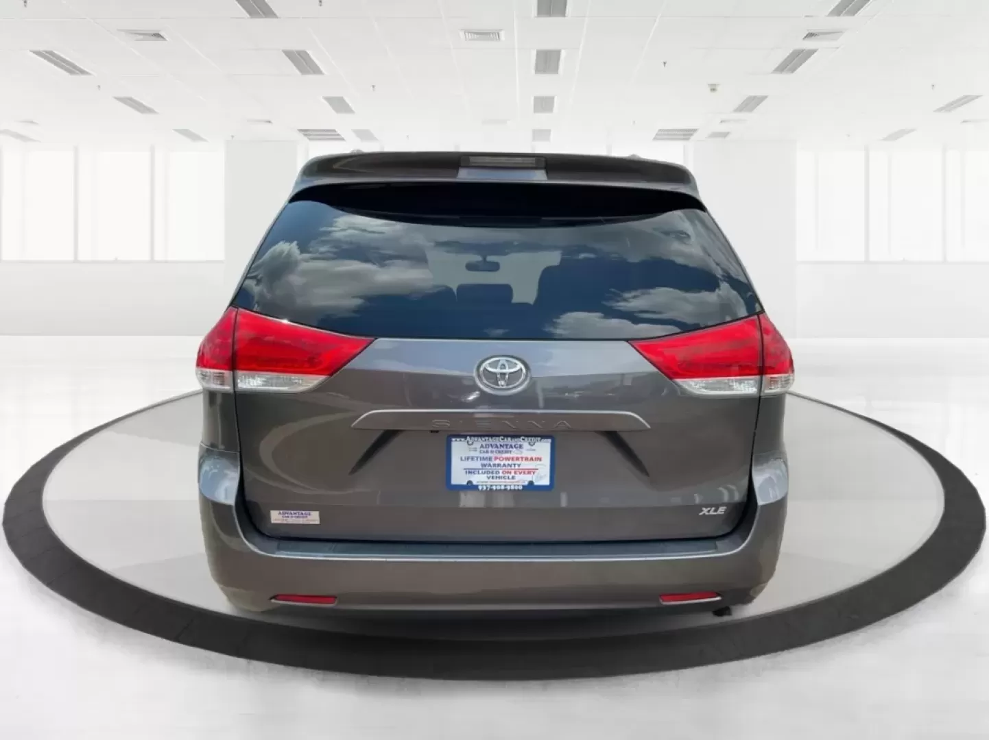 2012 Toyota Sienna XLE V6 8 Passenger (5TDYK3DC7CS) with an 3.5L V-6 DOHC engine, located at 1184 Kauffman Ave, Fairborn, OH, 45324, (937) 908-9800, 39.807072, -84.030914 - **Unleash Your Family Adventures with the 2012 Toyota Sienna XLE V6!** <br /> <br /> Are you ready to elevate your family's travel experiences? The 2012 Toyota Sienna XLE V6 8 Passenger is the perfect blend of comfort, space, and reliability, designed for families who love to explore. Whether you're - Photo#3
