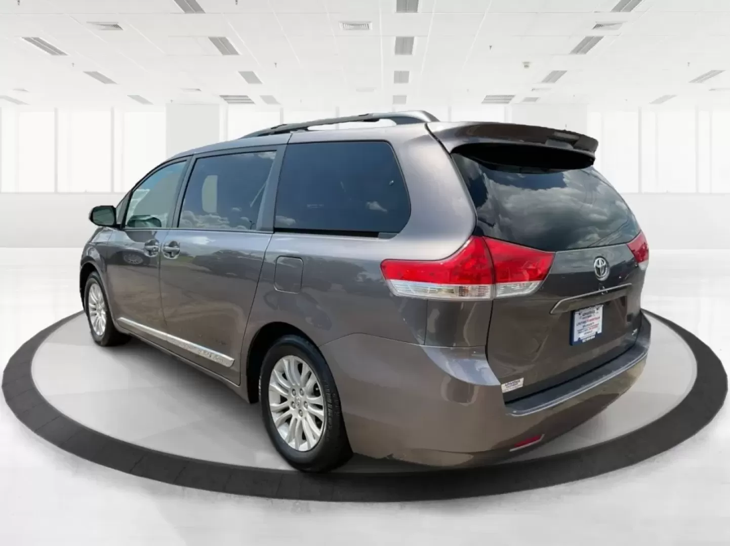 2012 Toyota Sienna XLE V6 8 Passenger (5TDYK3DC7CS) with an 3.5L V-6 DOHC engine, located at 1184 Kauffman Ave, Fairborn, OH, 45324, (937) 908-9800, 39.807072, -84.030914 - **Unleash Your Family Adventures with the 2012 Toyota Sienna XLE V6!** <br /> <br /> Are you ready to elevate your family's travel experiences? The 2012 Toyota Sienna XLE V6 8 Passenger is the perfect blend of comfort, space, and reliability, designed for families who love to explore. Whether you're - Photo#4