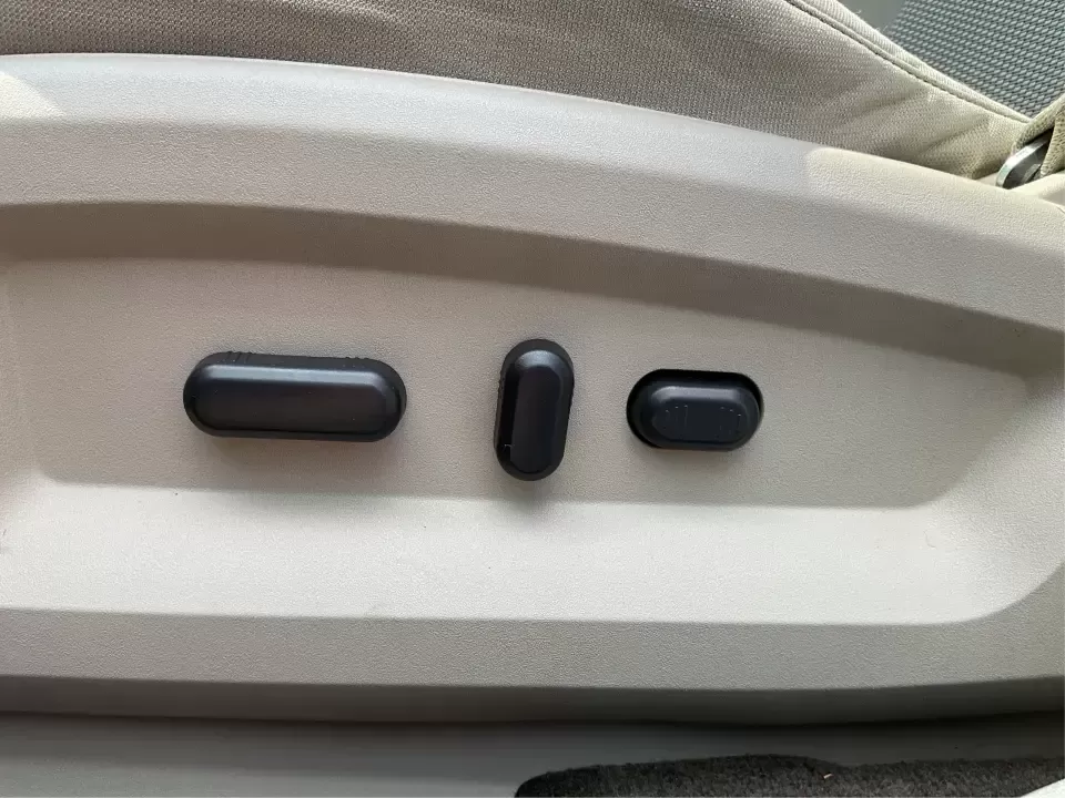 2013 Ford Edge SEL (2FMDK3JC0DB) with an 3.5L V6 DOHC 24V engine, 6-Speed Automatic transmission, located at 1951 S Dayton Lakeview Rd., New Carlisle, OH, 45344, (937) 908-9800, 39.890999, -84.050255 - **Explore New Horizons with the 2013 Ford Edge SEL Your Adventure Awaits!**<br /> <br /> Are you ready to elevate your daily commute or embark on weekend adventures with friends and family? The 2013 Ford Edge SEL is the versatile SUV that perfectly balances style, comfort, and capability, making it - Photo#18