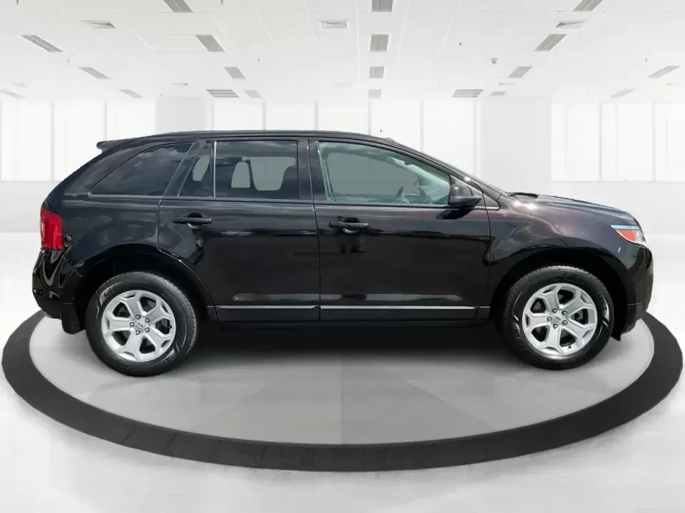 2013 Ford Edge SEL (2FMDK3JC0DB) with an 3.5L V6 DOHC 24V engine, 6-Speed Automatic transmission, located at 880 E. National Road, Vandalia, OH, 45377, (937) 908-9800, 39.891918, -84.183594 - **Explore New Horizons with the 2013 Ford Edge SEL Your Adventure Awaits!**<br /> <br /> Are you ready to elevate your daily commute or embark on weekend adventures with friends and family? The 2013 Ford Edge SEL is the versatile SUV that perfectly balances style, comfort, and capability, making it - Photo#1