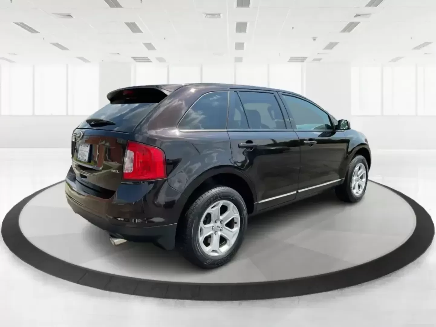 2013 Ford Edge SEL (2FMDK3JC0DB) with an 3.5L V6 DOHC 24V engine, 6-Speed Automatic transmission, located at 880 E. National Road, Vandalia, OH, 45377, (937) 908-9800, 39.891918, -84.183594 - **Explore New Horizons with the 2013 Ford Edge SEL Your Adventure Awaits!**<br /> <br /> Are you ready to elevate your daily commute or embark on weekend adventures with friends and family? The 2013 Ford Edge SEL is the versatile SUV that perfectly balances style, comfort, and capability, making it - Photo#2