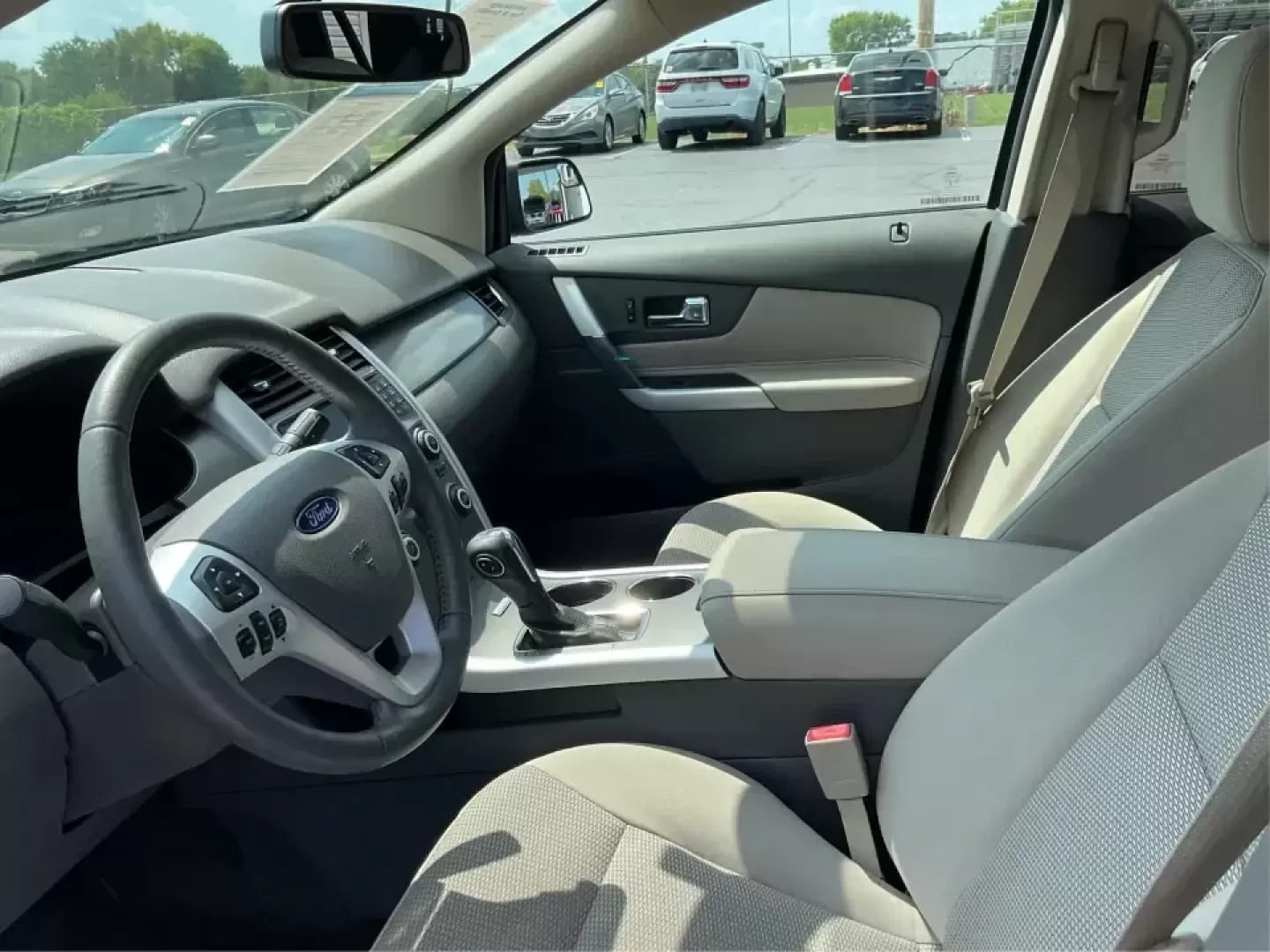 2013 Ford Edge SEL (2FMDK3JC0DB) with an 3.5L V6 DOHC 24V engine, 6-Speed Automatic transmission, located at 880 E. National Road, Vandalia, OH, 45377, (937) 908-9800, 39.891918, -84.183594 - **Explore New Horizons with the 2013 Ford Edge SEL Your Adventure Awaits!**<br /> <br /> Are you ready to elevate your daily commute or embark on weekend adventures with friends and family? The 2013 Ford Edge SEL is the versatile SUV that perfectly balances style, comfort, and capability, making it - Photo#9