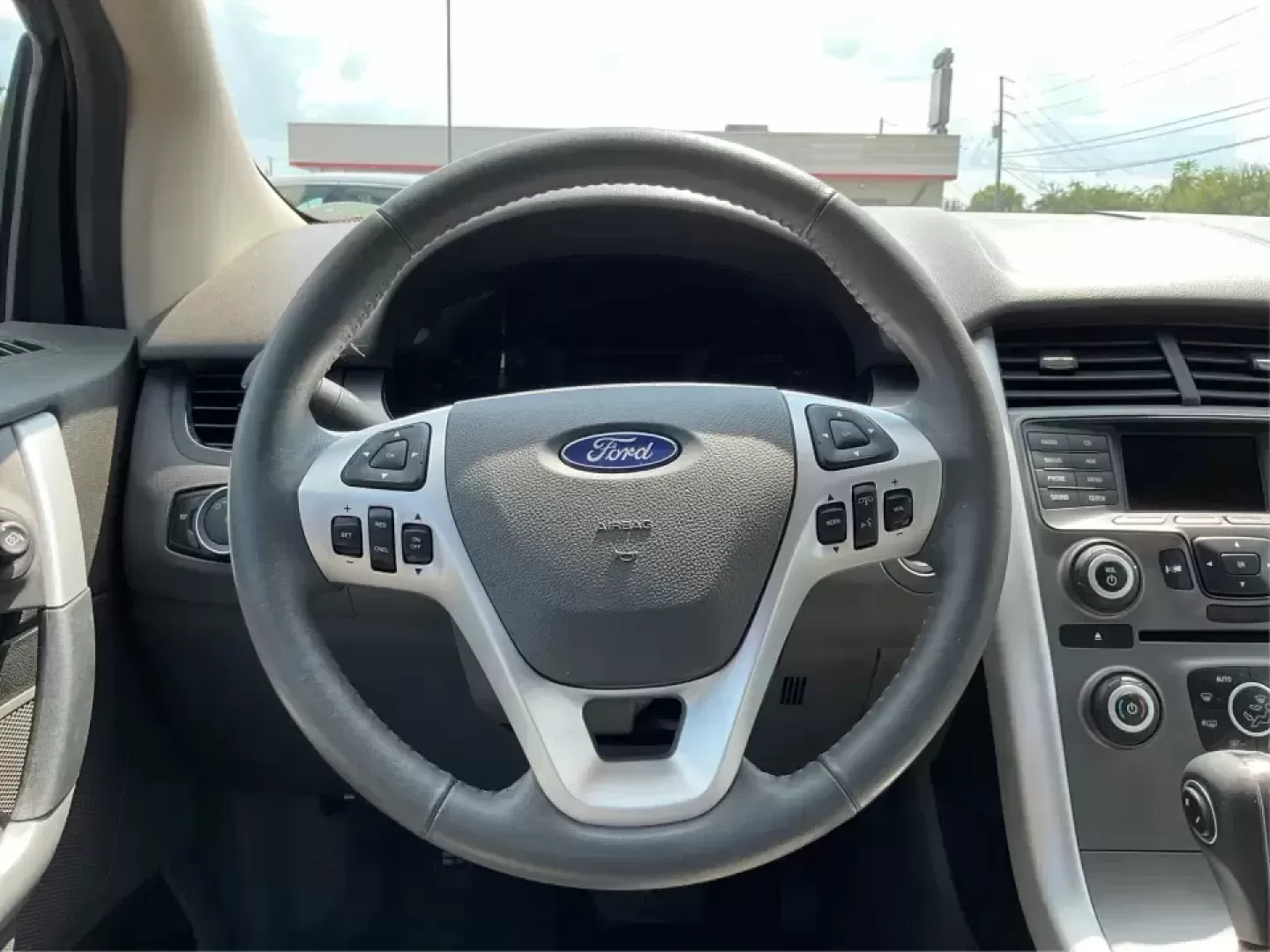 2013 Ford Edge SEL (2FMDK3JC0DB) with an 3.5L V6 DOHC 24V engine, 6-Speed Automatic transmission, located at 880 E. National Road, Vandalia, OH, 45377, (937) 908-9800, 39.891918, -84.183594 - **Explore New Horizons with the 2013 Ford Edge SEL Your Adventure Awaits!**<br /> <br /> Are you ready to elevate your daily commute or embark on weekend adventures with friends and family? The 2013 Ford Edge SEL is the versatile SUV that perfectly balances style, comfort, and capability, making it - Photo#16